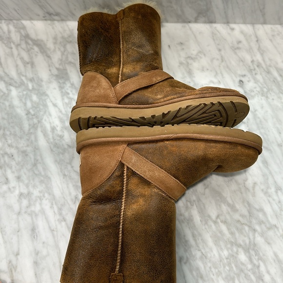 Ugg Dylyn short boot size 9 - Picture 8 of 14